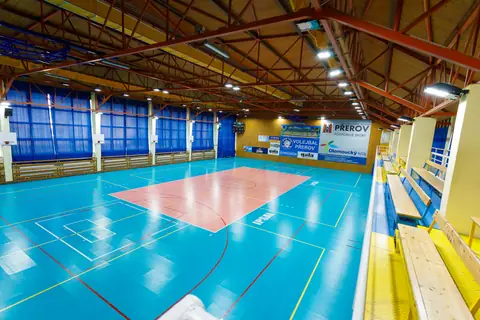 Hrací plocha městské sportovní haly