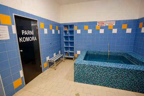 Parní komora s ochlazovacím bazénkem
